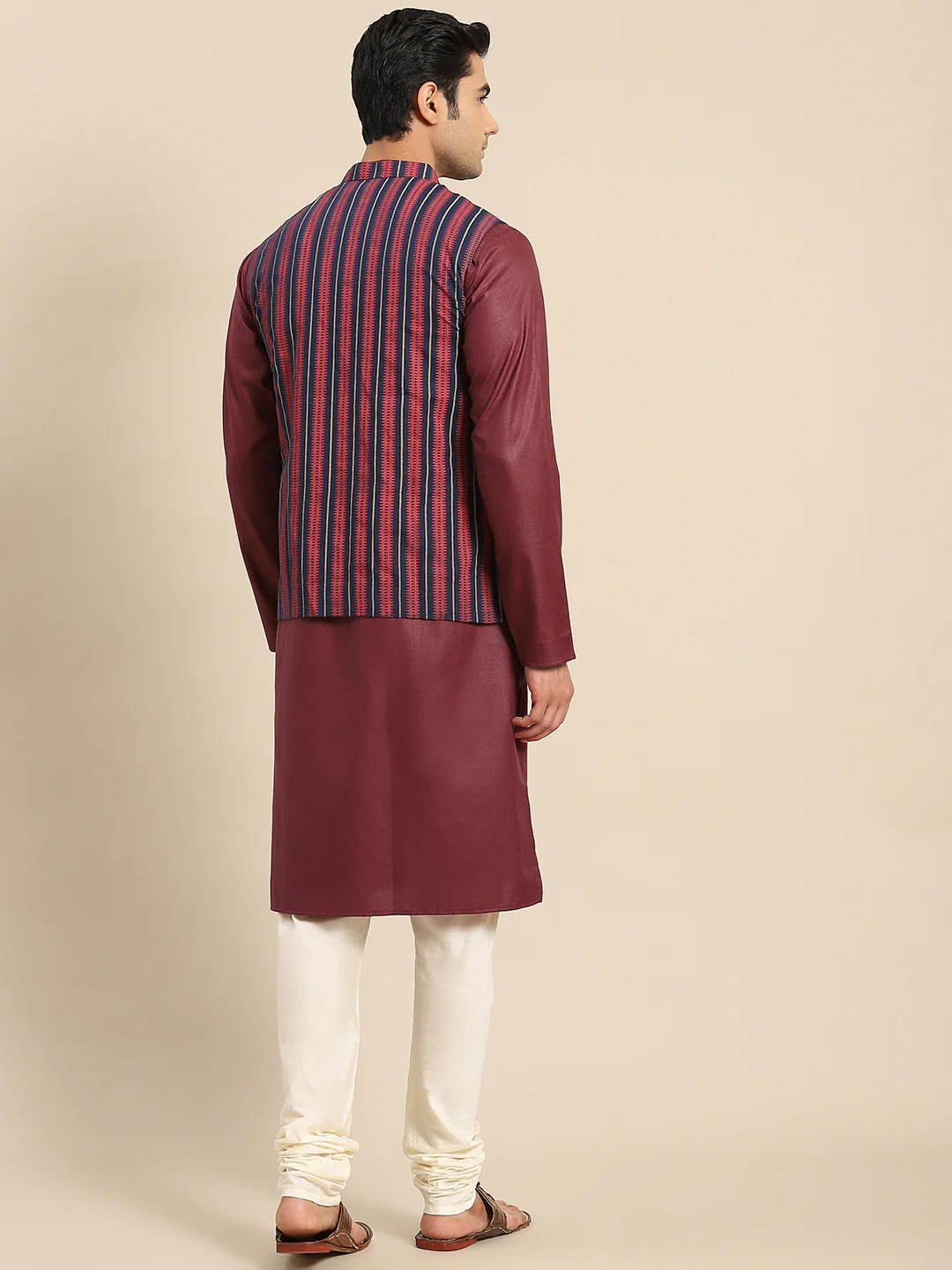 Men Red Kurta Jacket Set - Image 7