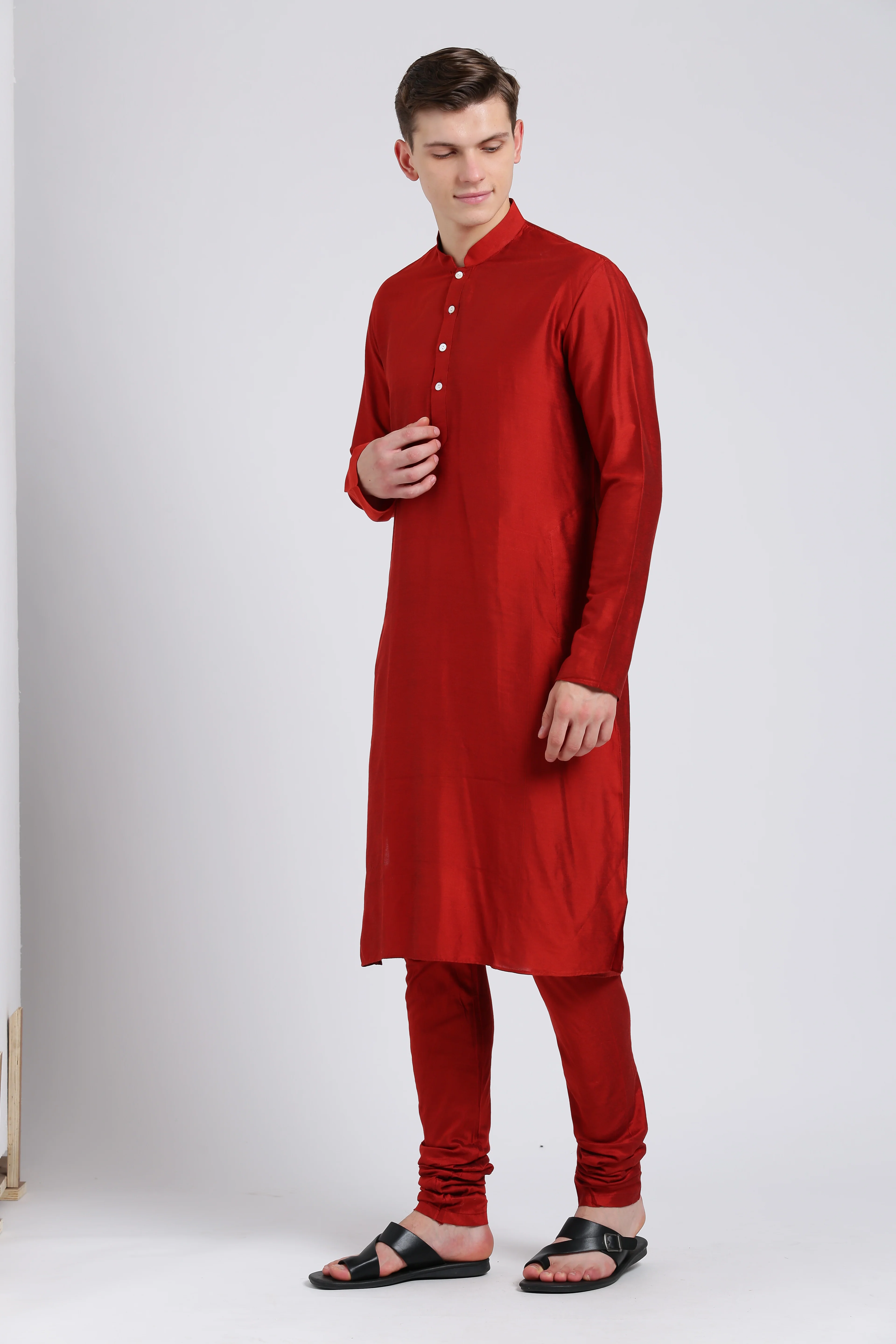 Men Red Solid Dyed Kurta - Image 2