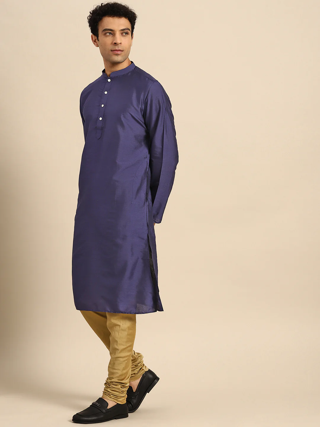 Kisah Men's Black Kurta Jacket Churidar Set - Image 3