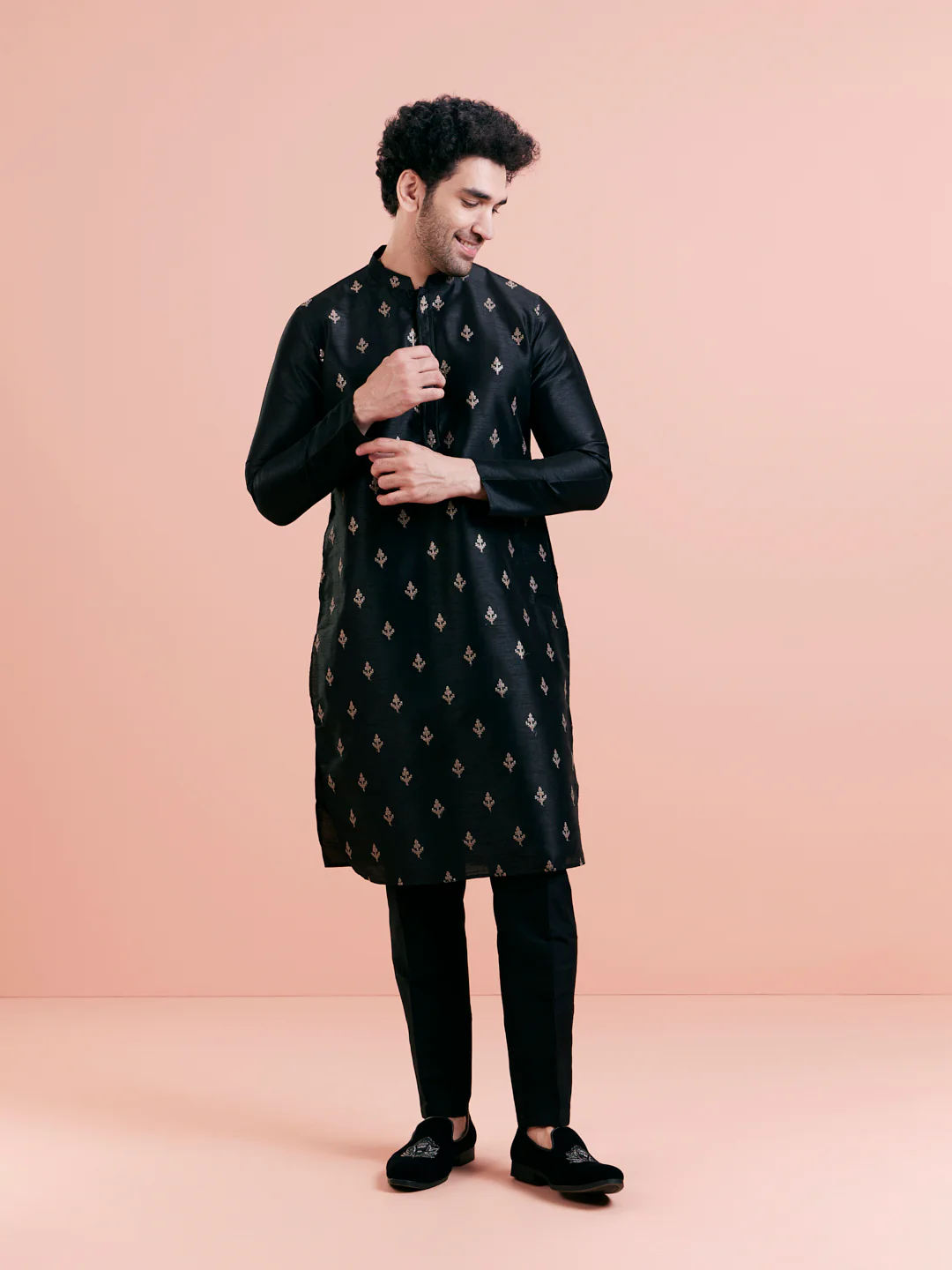 Men Black Embroidered Kurta - Image 7