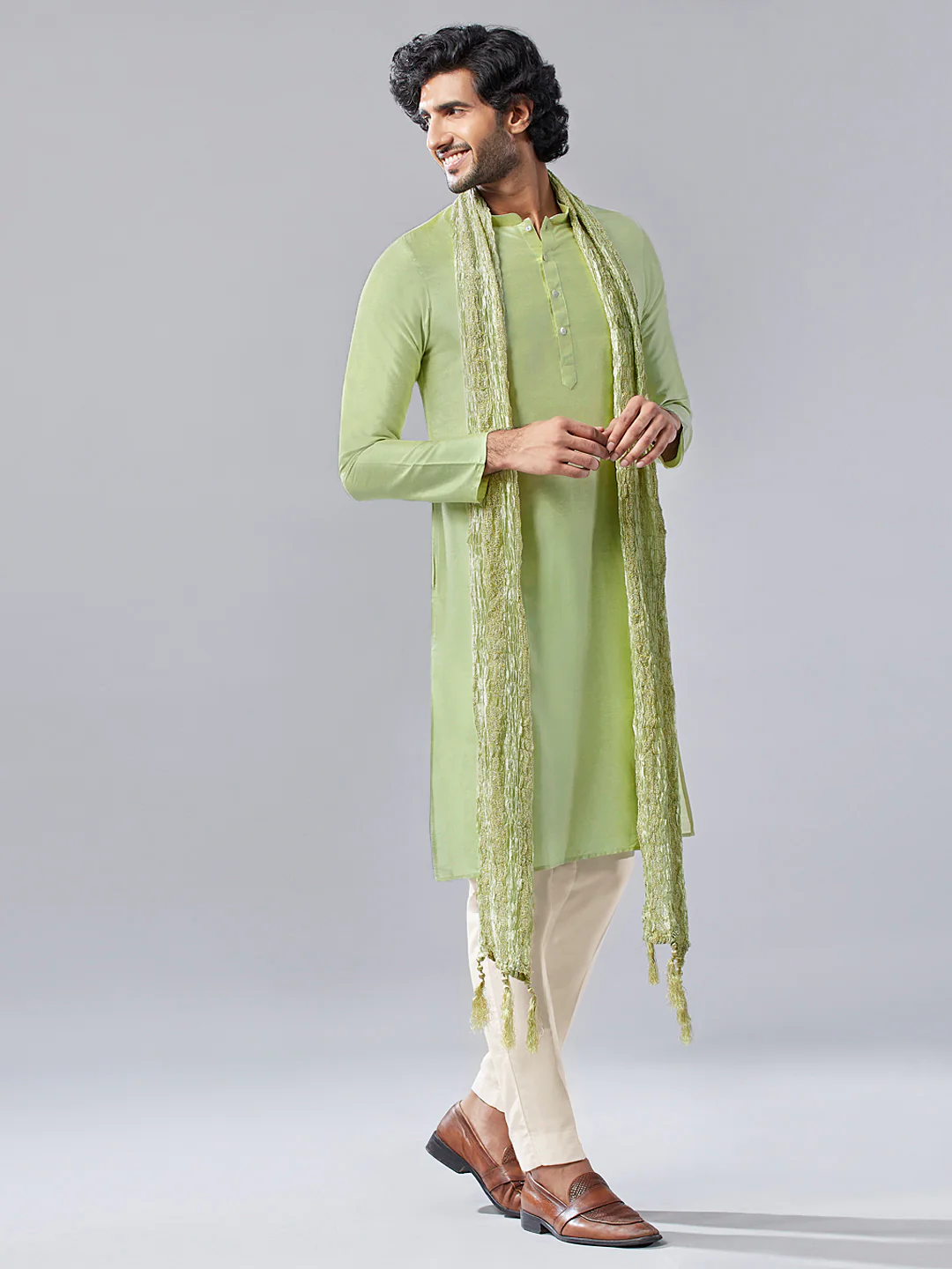 Green Silk Blend Kurta Trouser with Textured Dupatta - Image 2