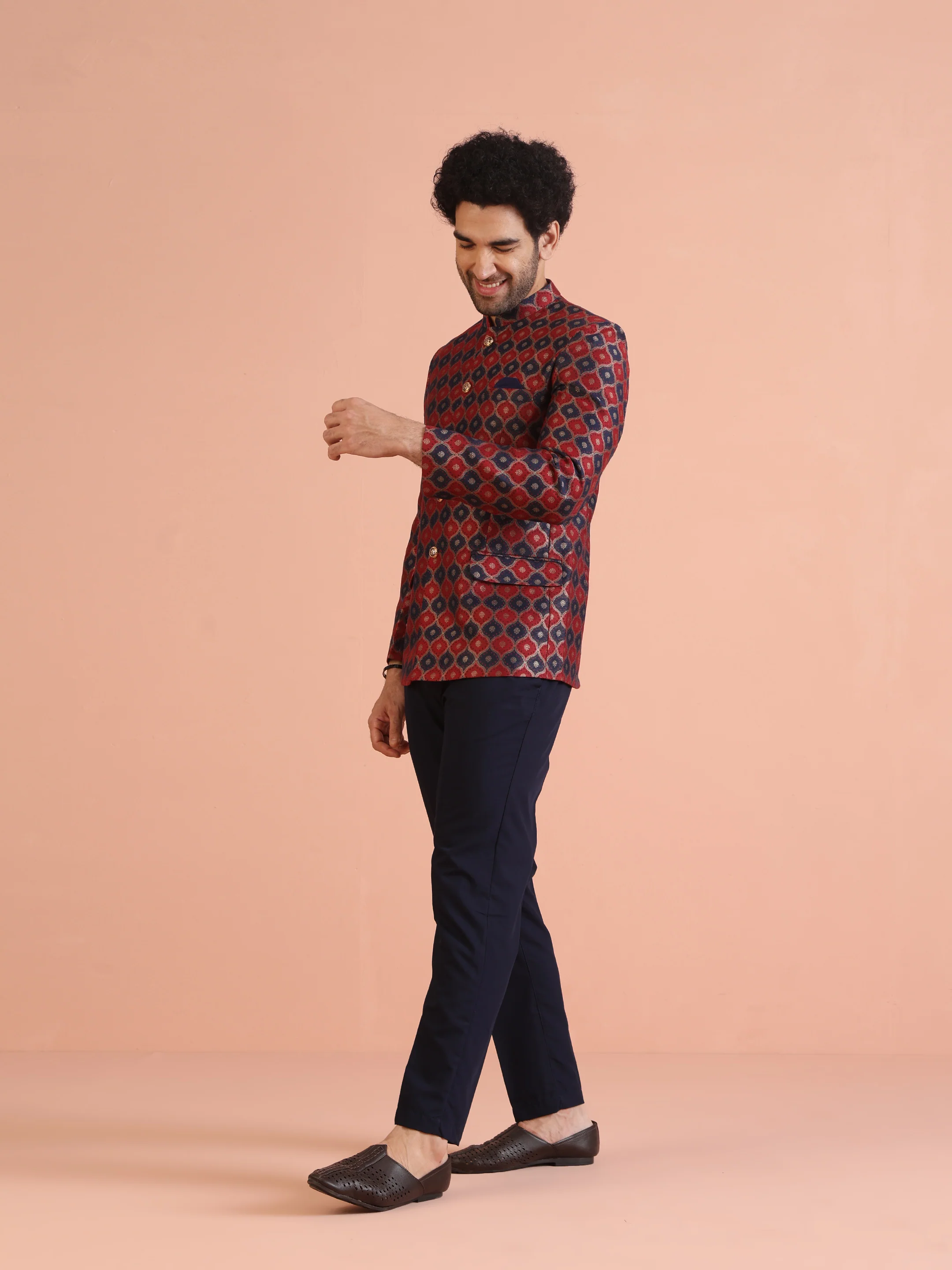 Maroon Silk Blend Geometric Jodhpuri Bandhgala Set - Image 3