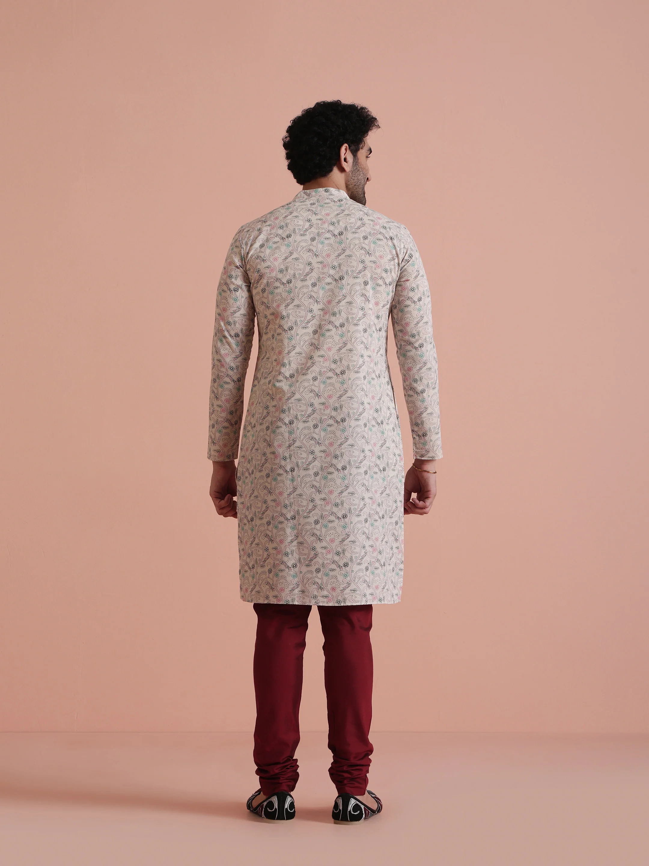 Men Off White Floral Printed Kurta Churidar Set – Classic Festive Wear - Image 4