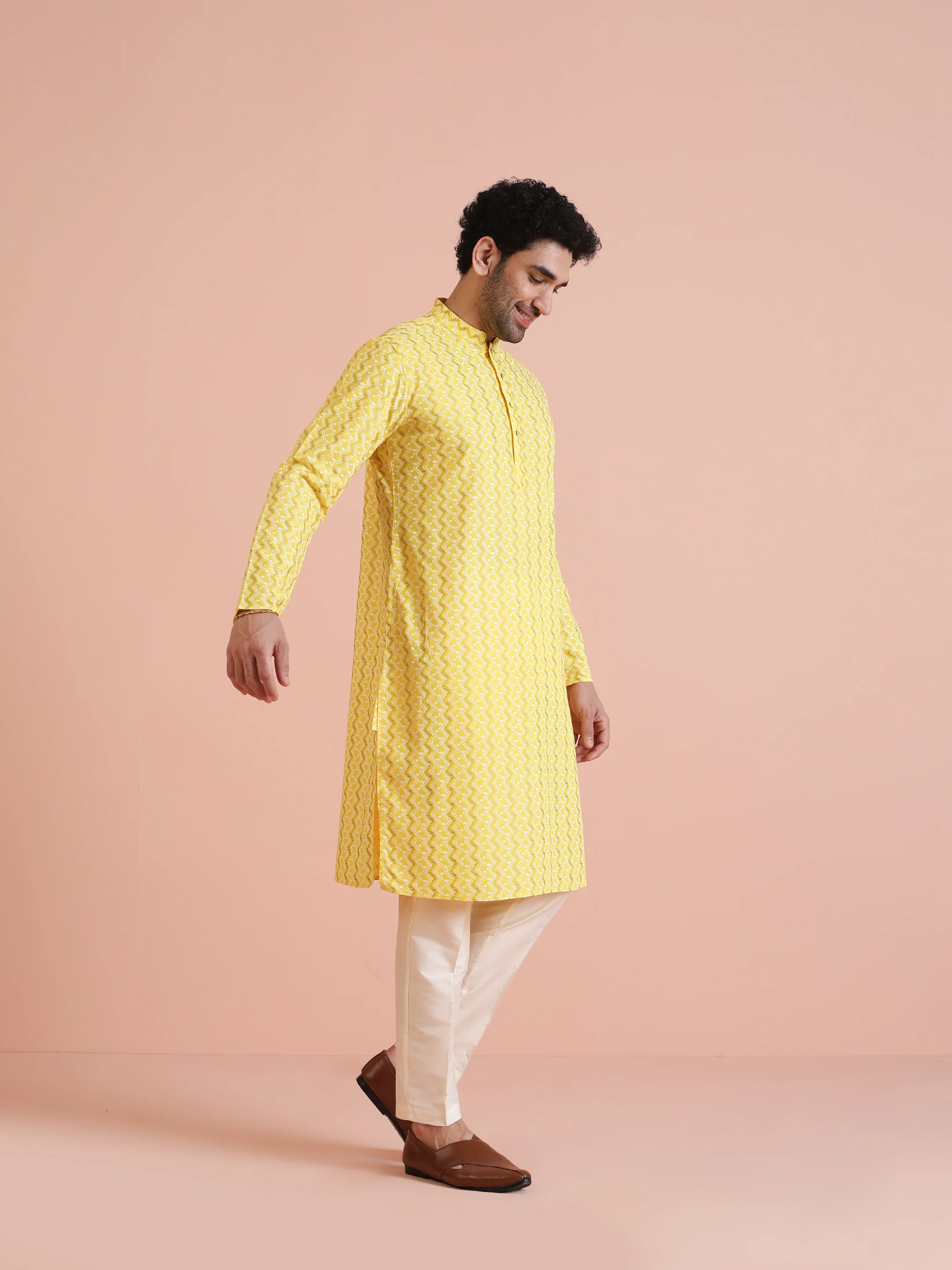 Yellow Silk Blend Kurta with Geometric Woven Pattern - Image 4