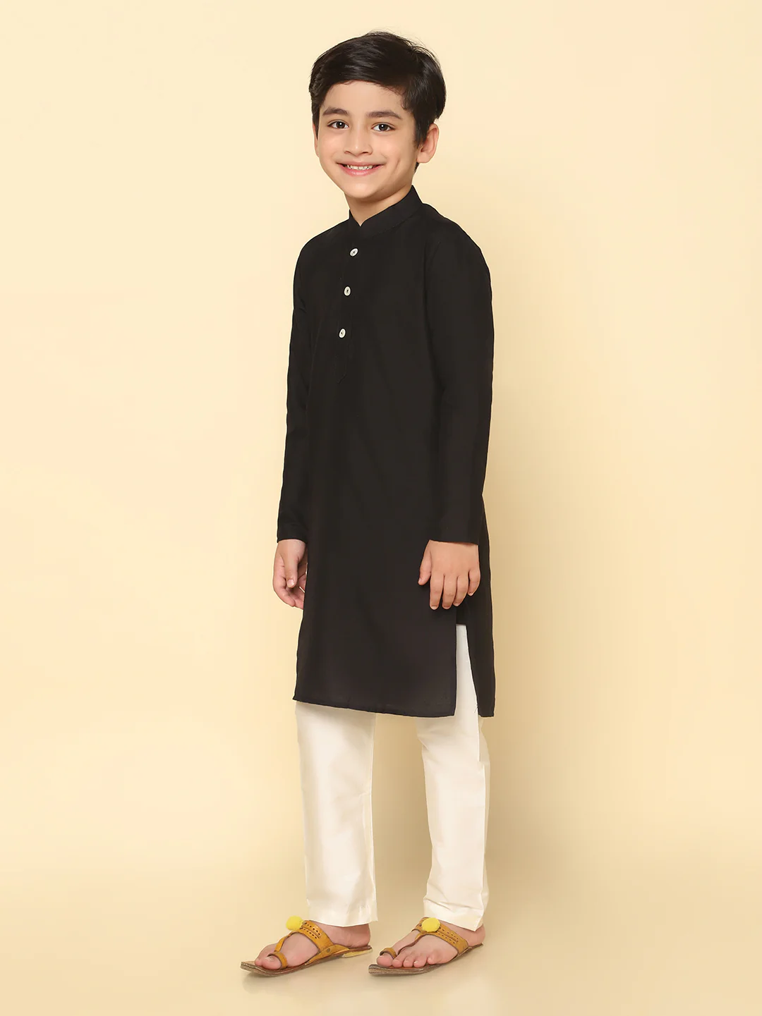 Boy's Black Solid Kurta - Image 3
