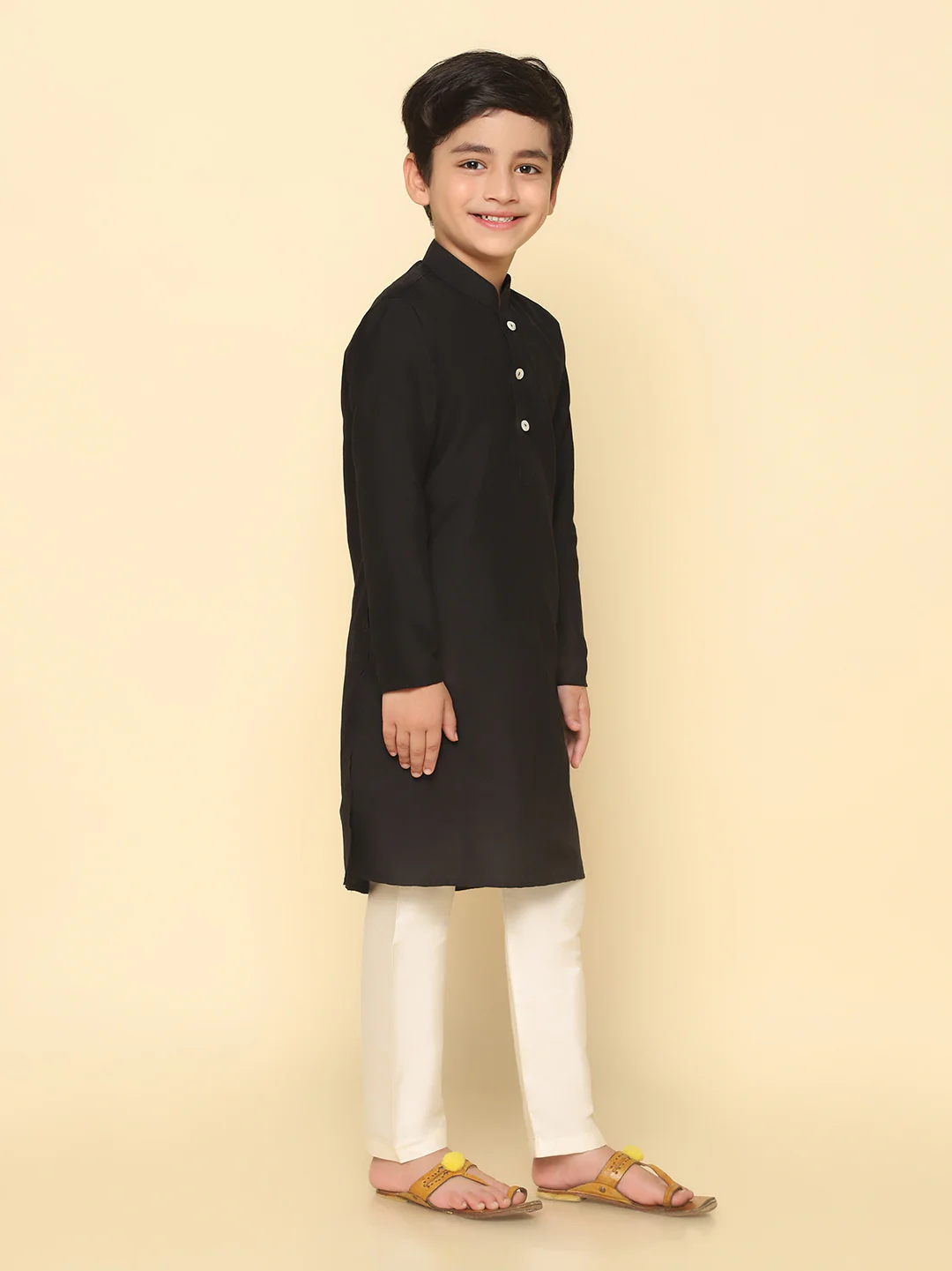 Boy's Black Kurta Pyjama Set - Image 2