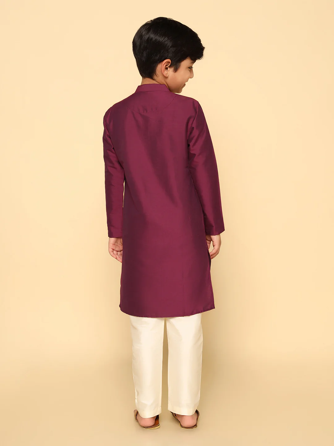 Boy's Margenta Kurta Pyjama Set - Image 4