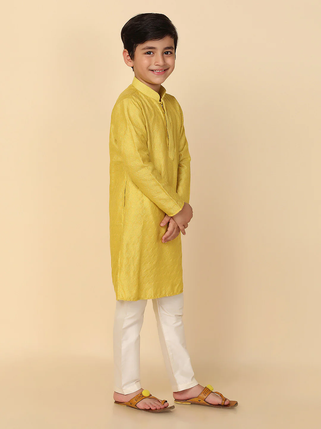 Boy's Yellow Solid Textured Kurta - Image 3