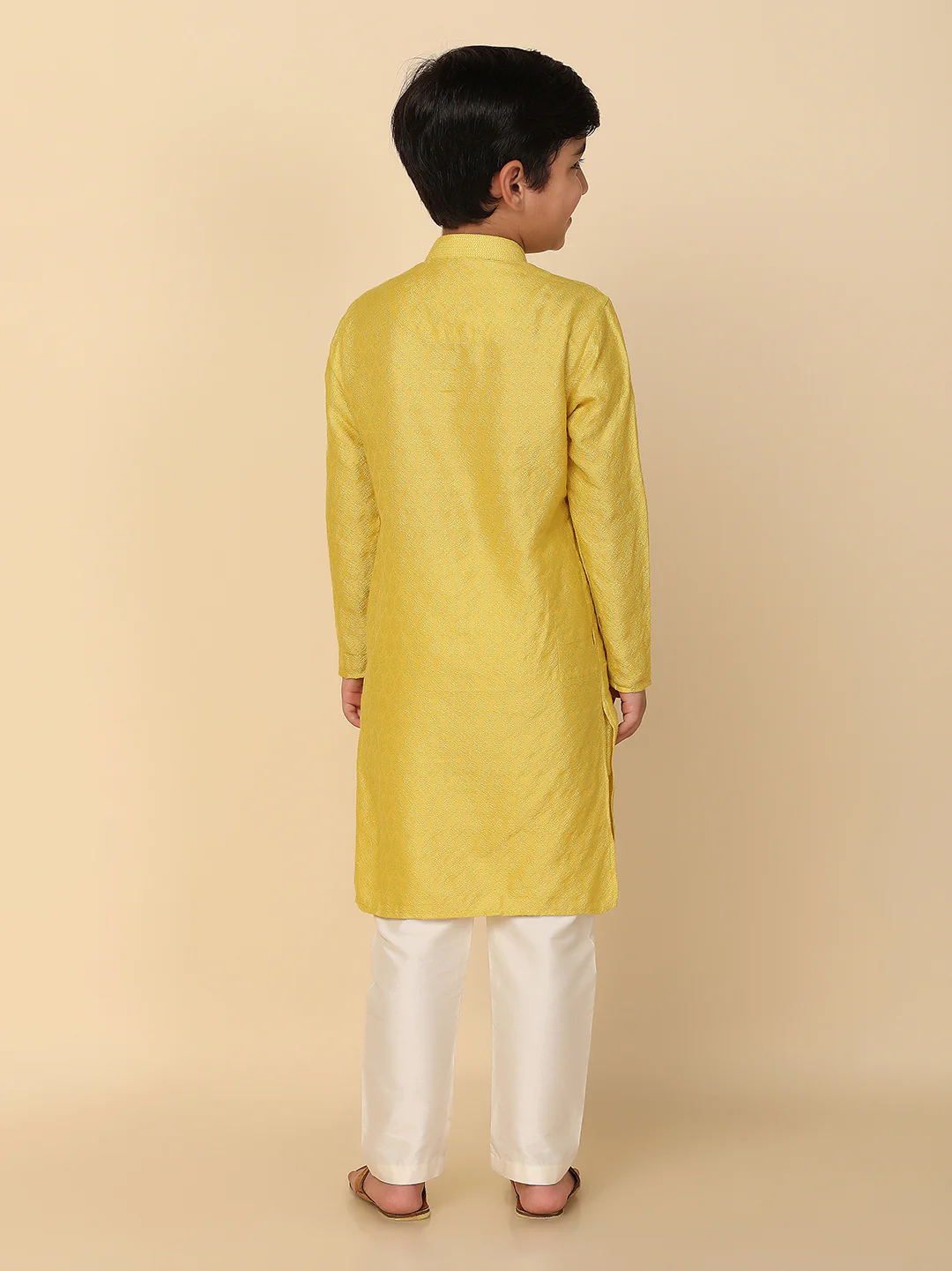Boy's Yellow Solid Textured Kurta - Image 4