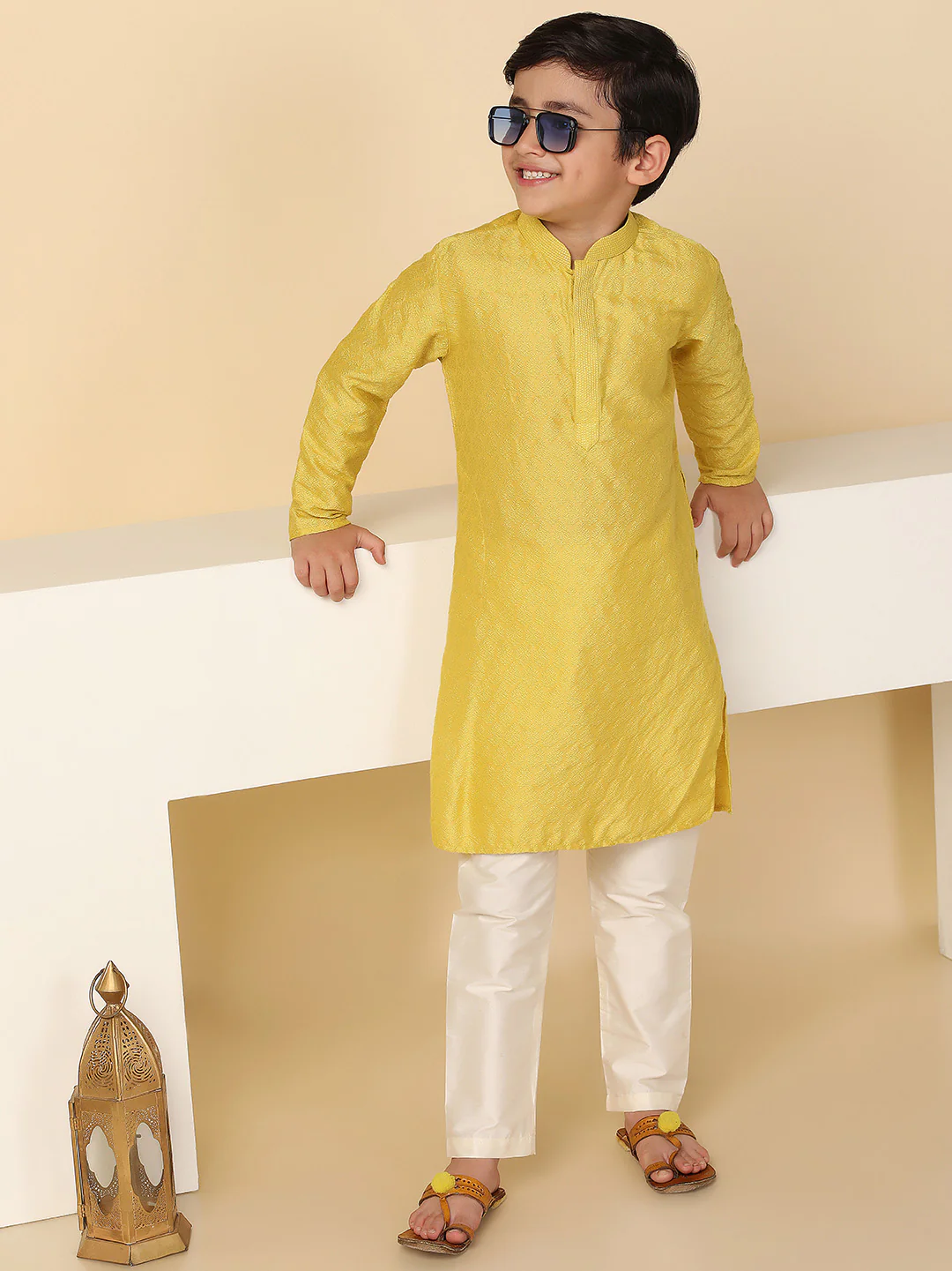 Boy's Yellow Solid Textured Kurta - Image 6