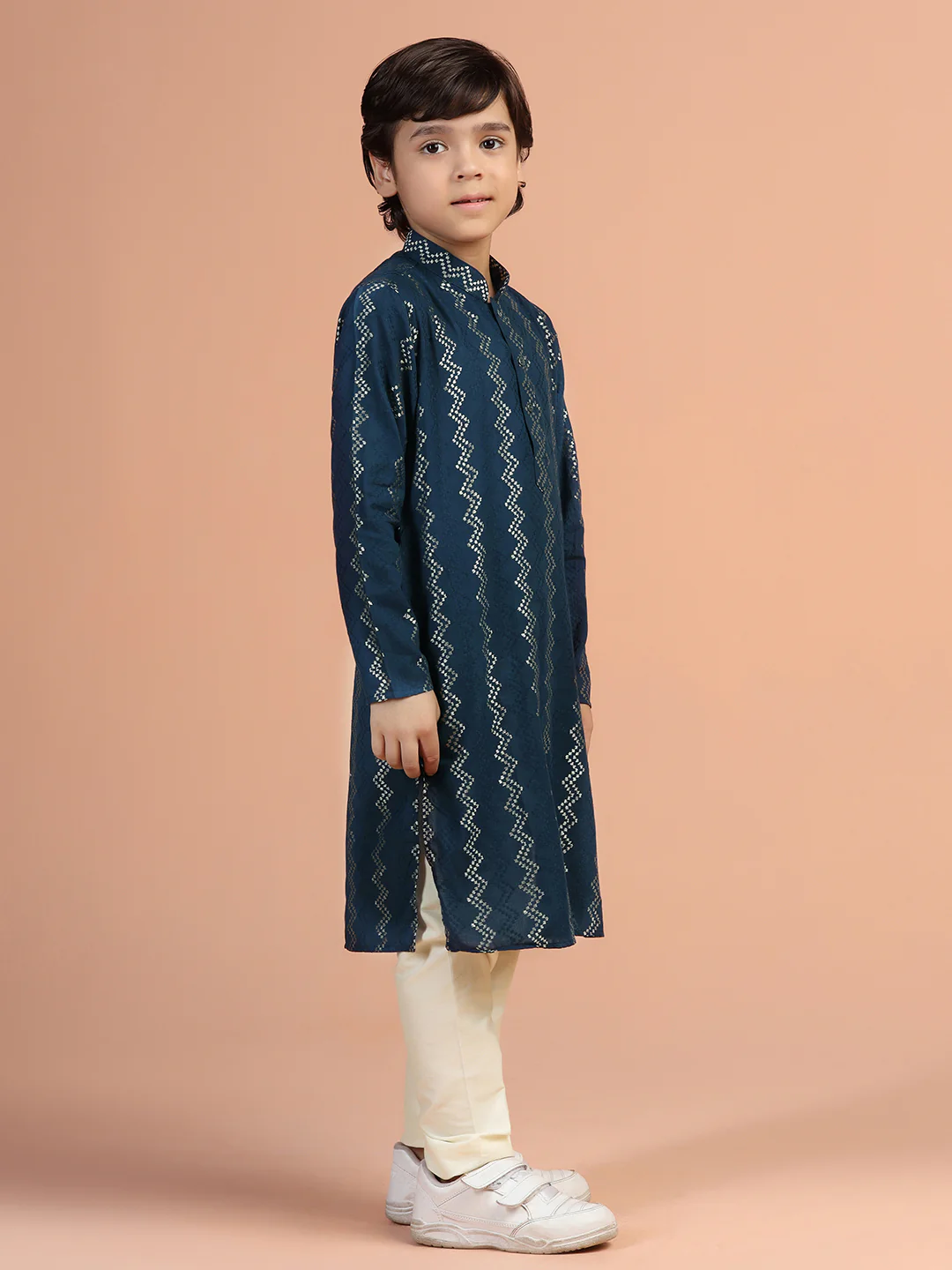 Boy's Navy Blue Textured Kurta - Image 4