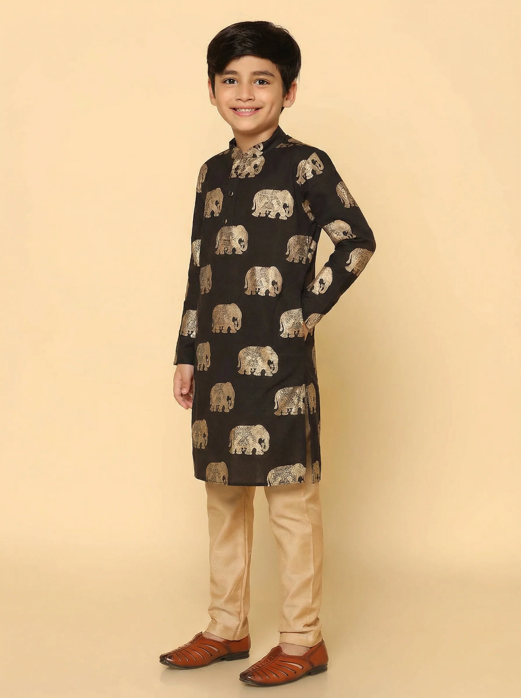 Boy's Black Foil Printed Kurta - Image 2
