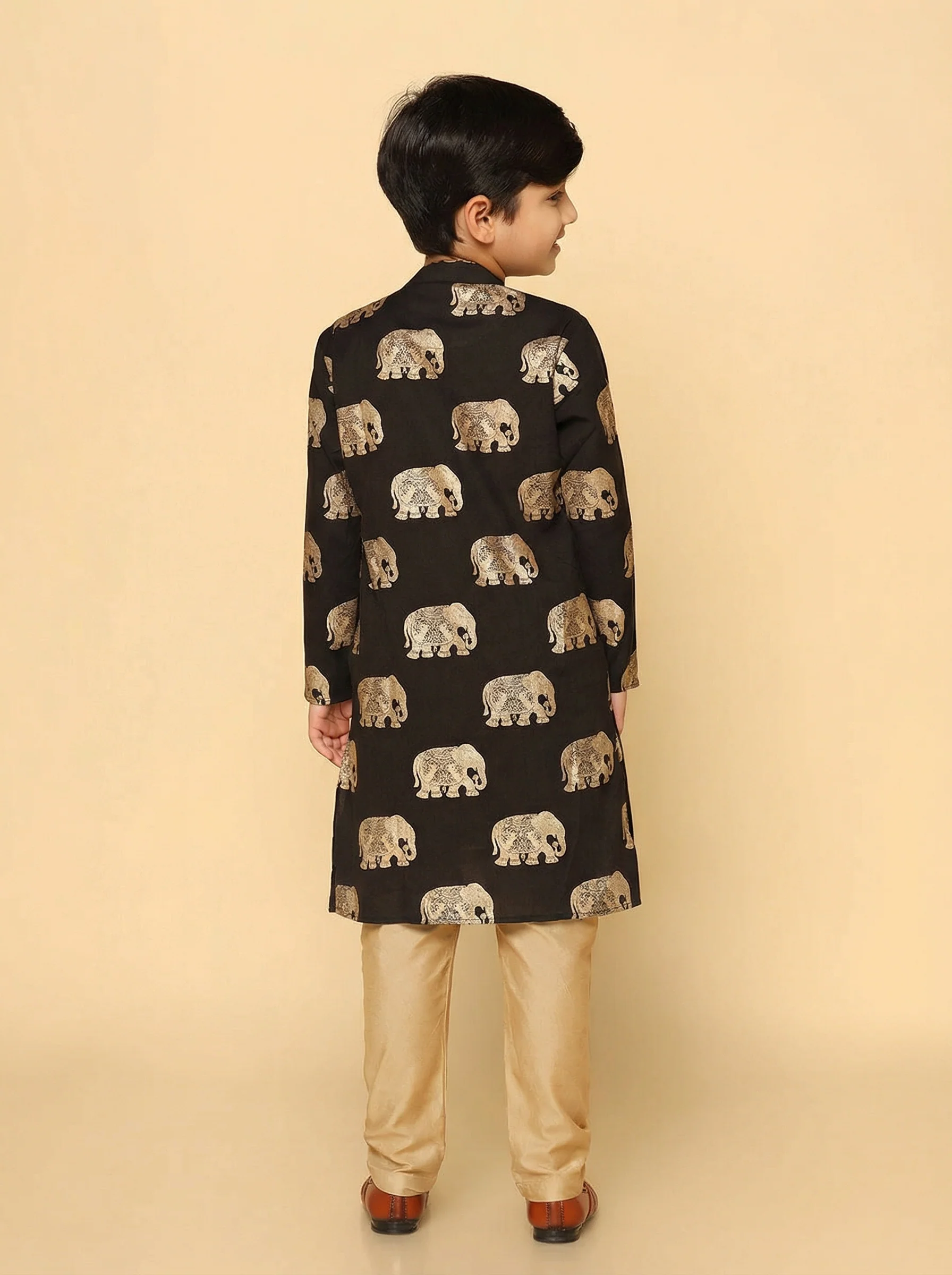 Boy's Black Foil Printed Kurta - Image 4