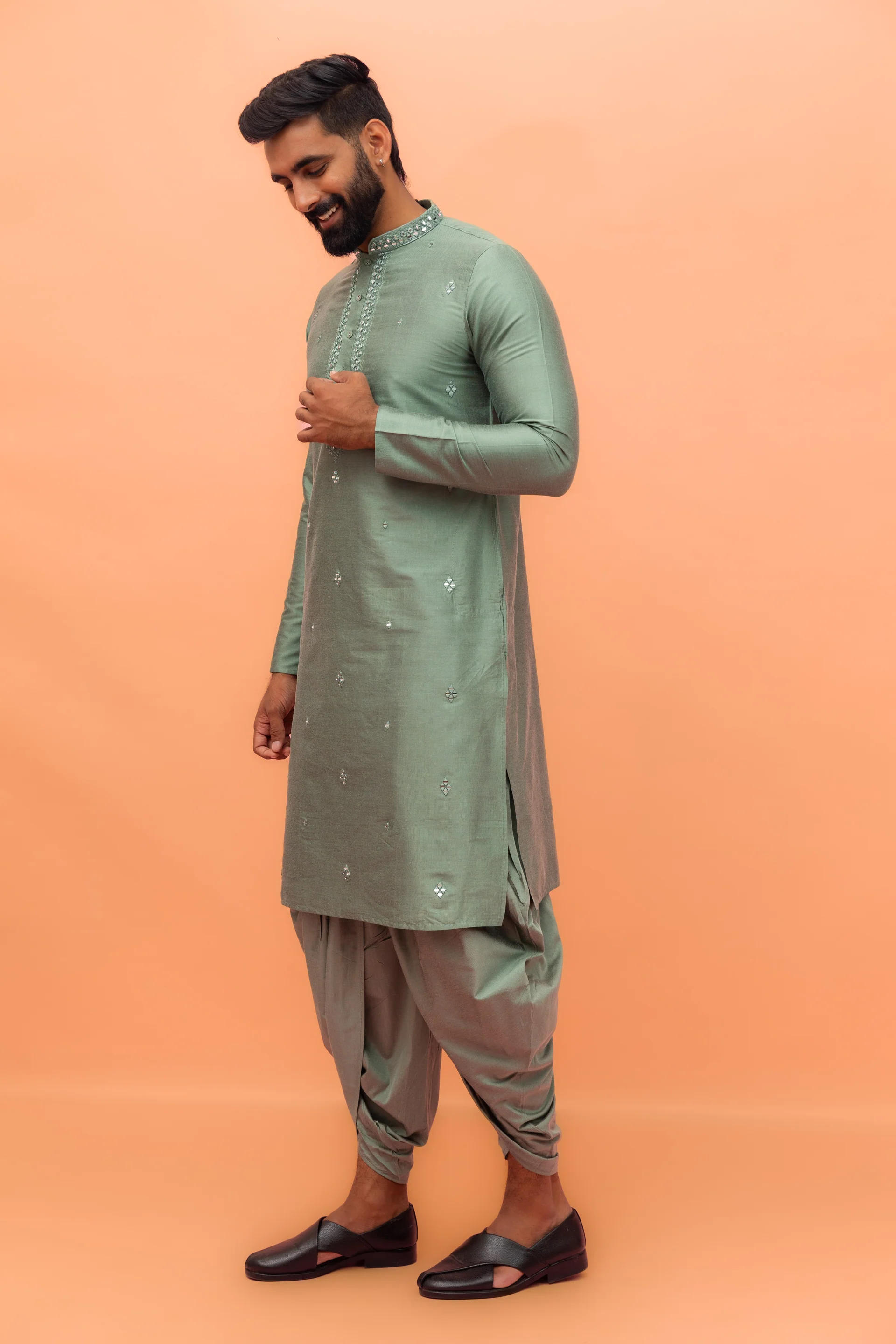 Light Green Silk Blend Mirror Work Kurta - Image 2