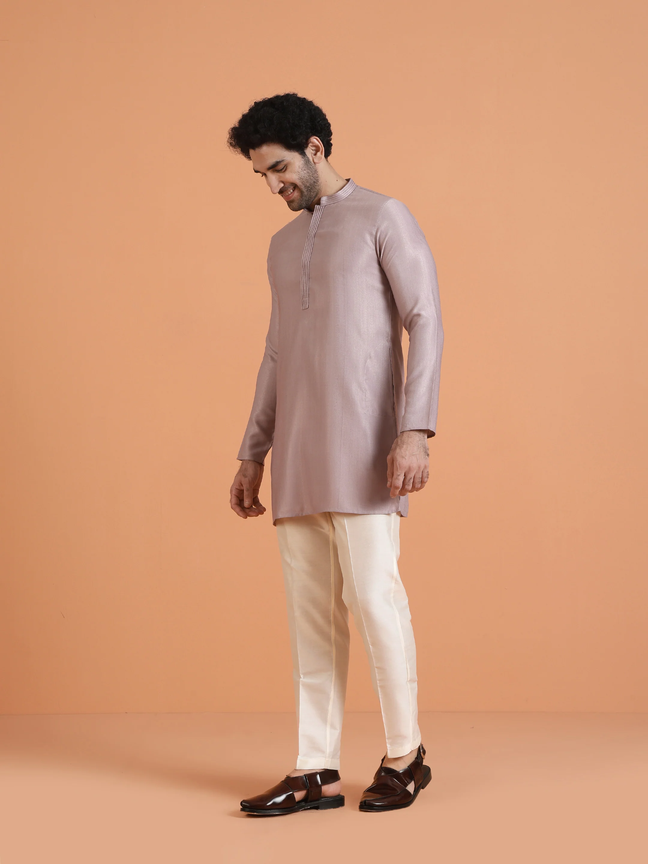 Lilac Silk Blend Solid Mid Kurta - Image 3