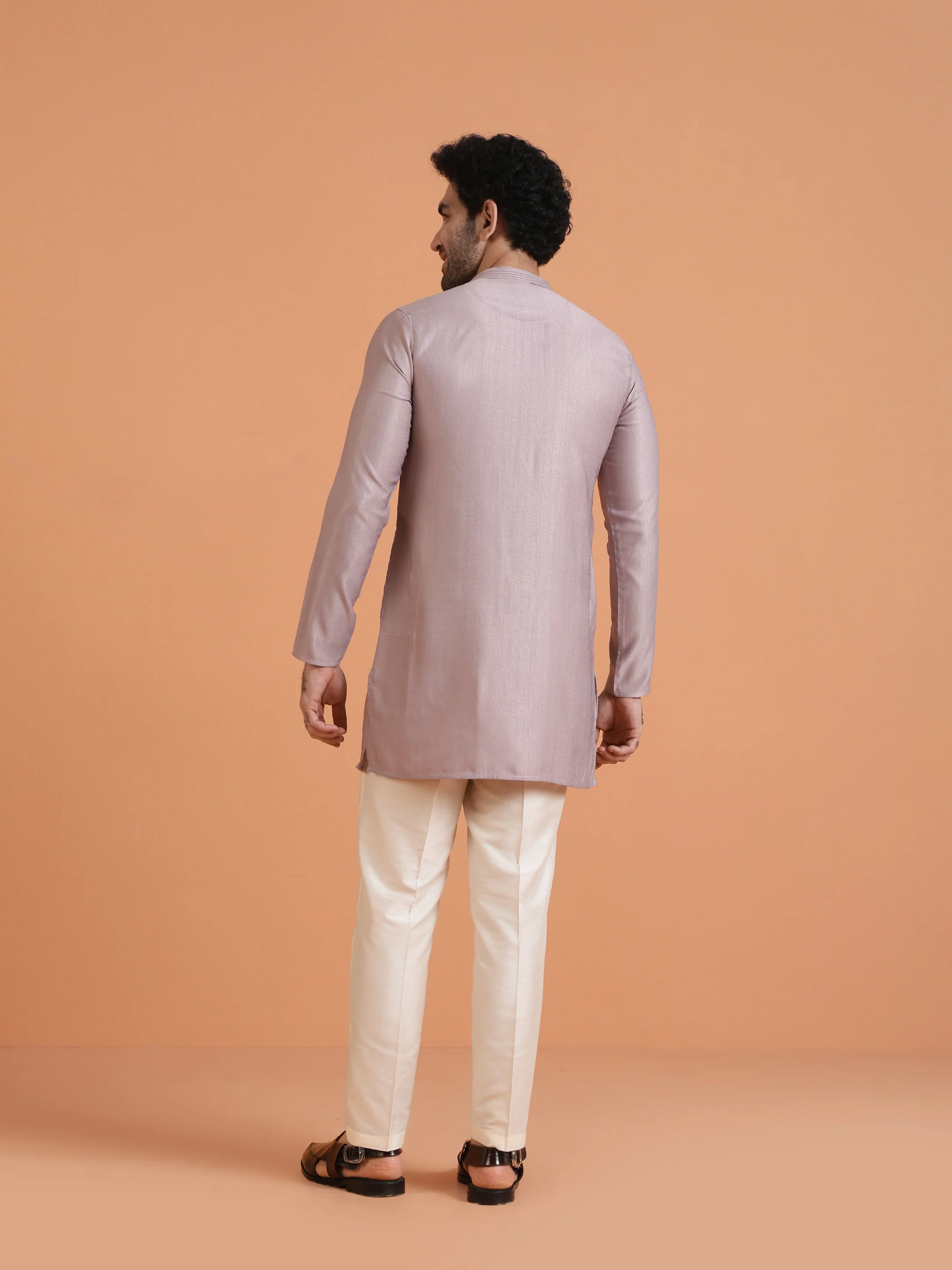 Lilac Silk Blend Solid Mid Kurta - Image 4