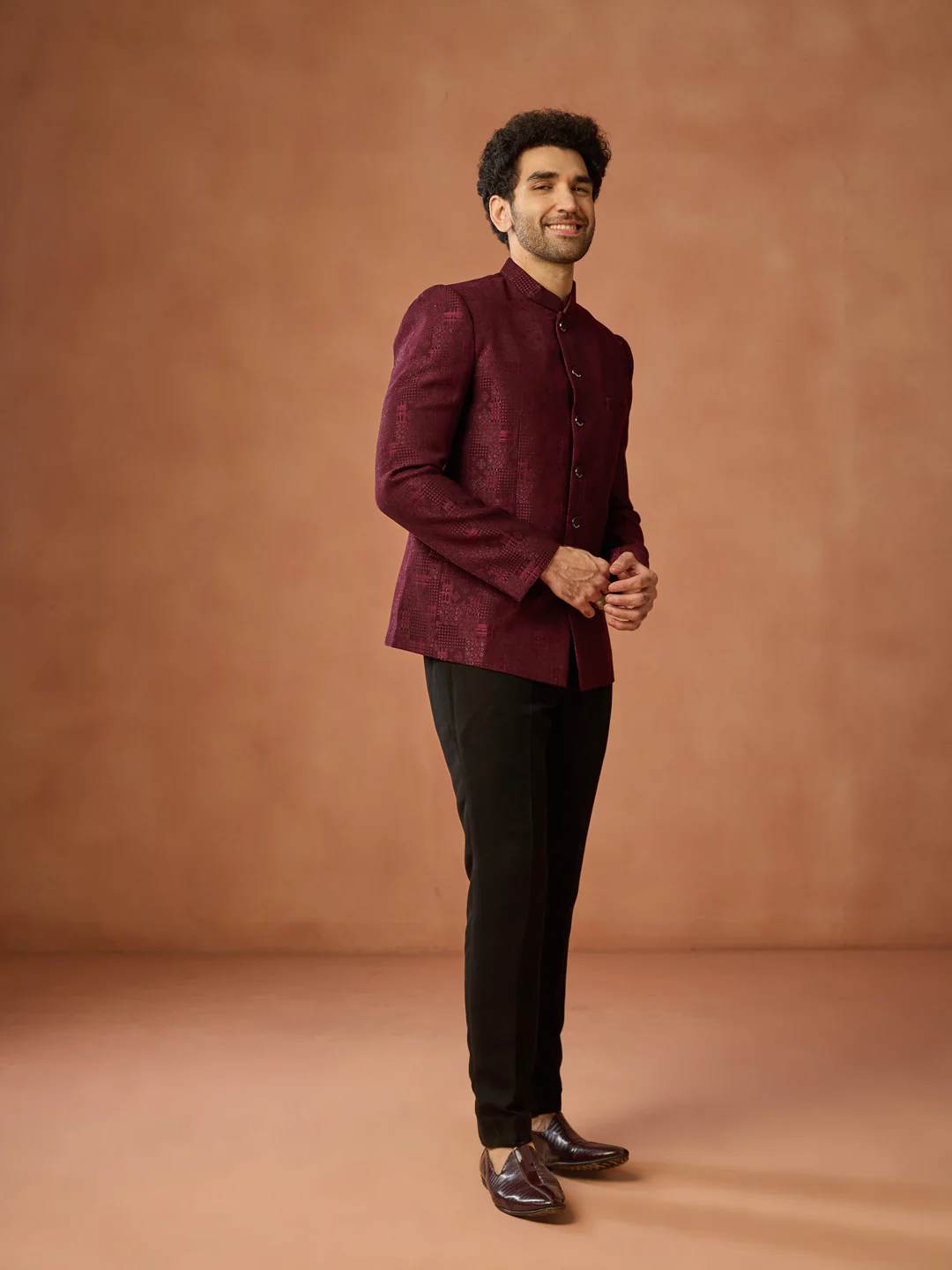 Maroon Textured Silk Blend Bandhgala Jodhpuri - Image 2