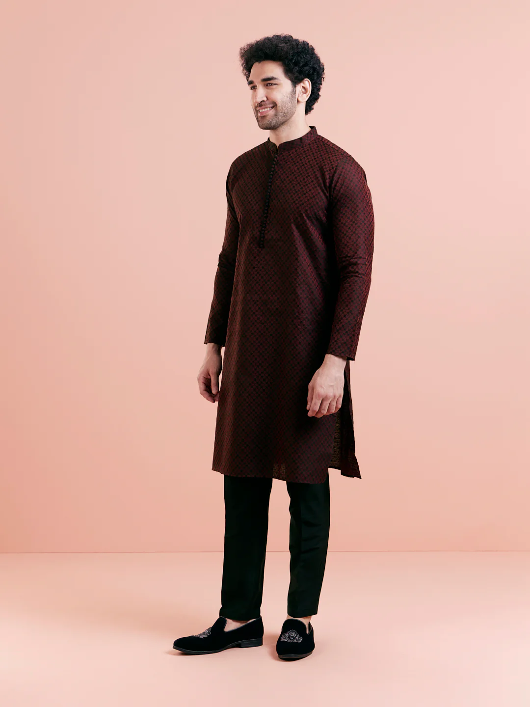 Maroon Silk Blend Textured Kurta - Image 2