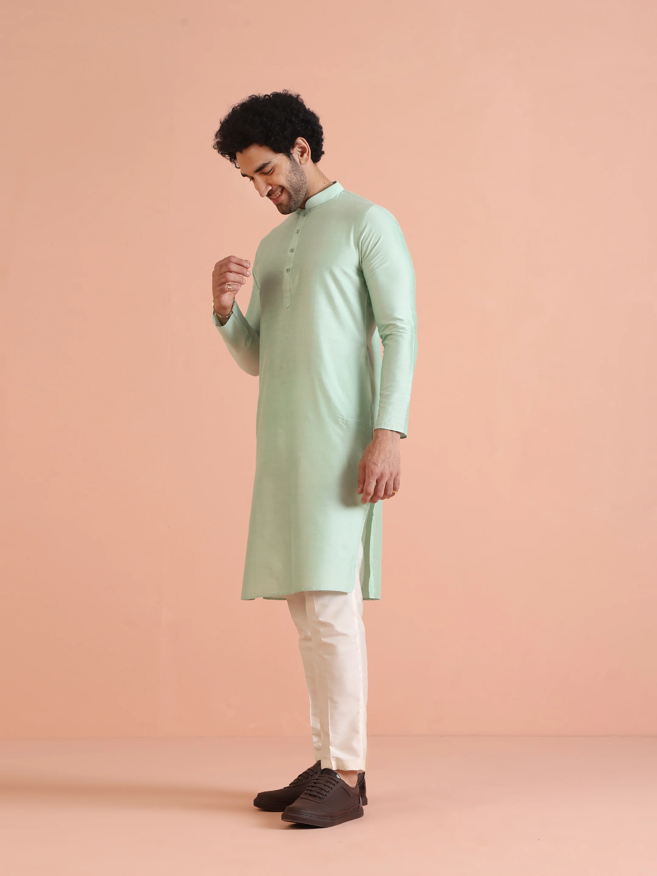 Men Green Solid Ethnic Motifs Kurta - Image 3