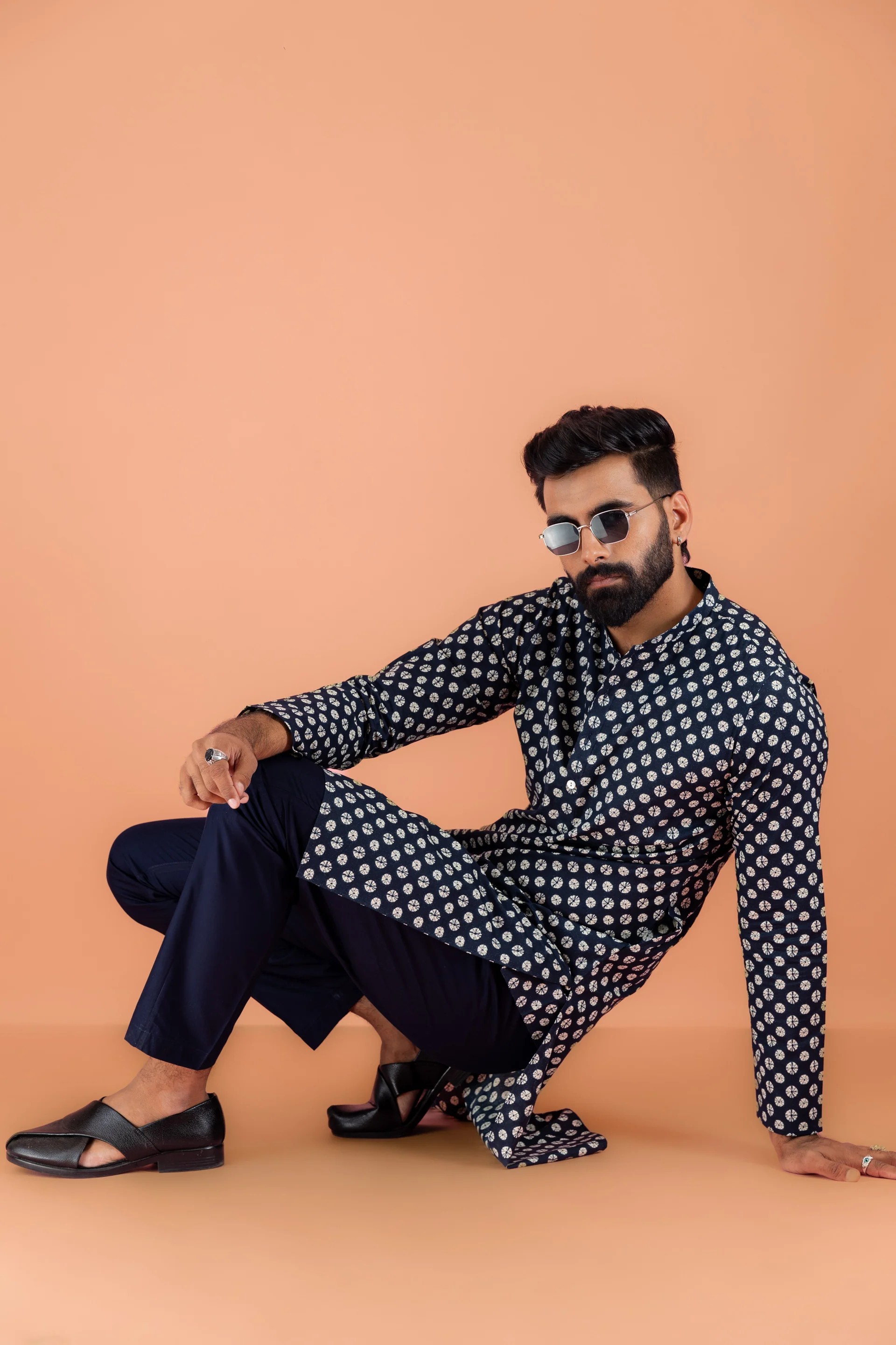 Men Navy Blue Tie & Dye Printed Kurta - Image 7