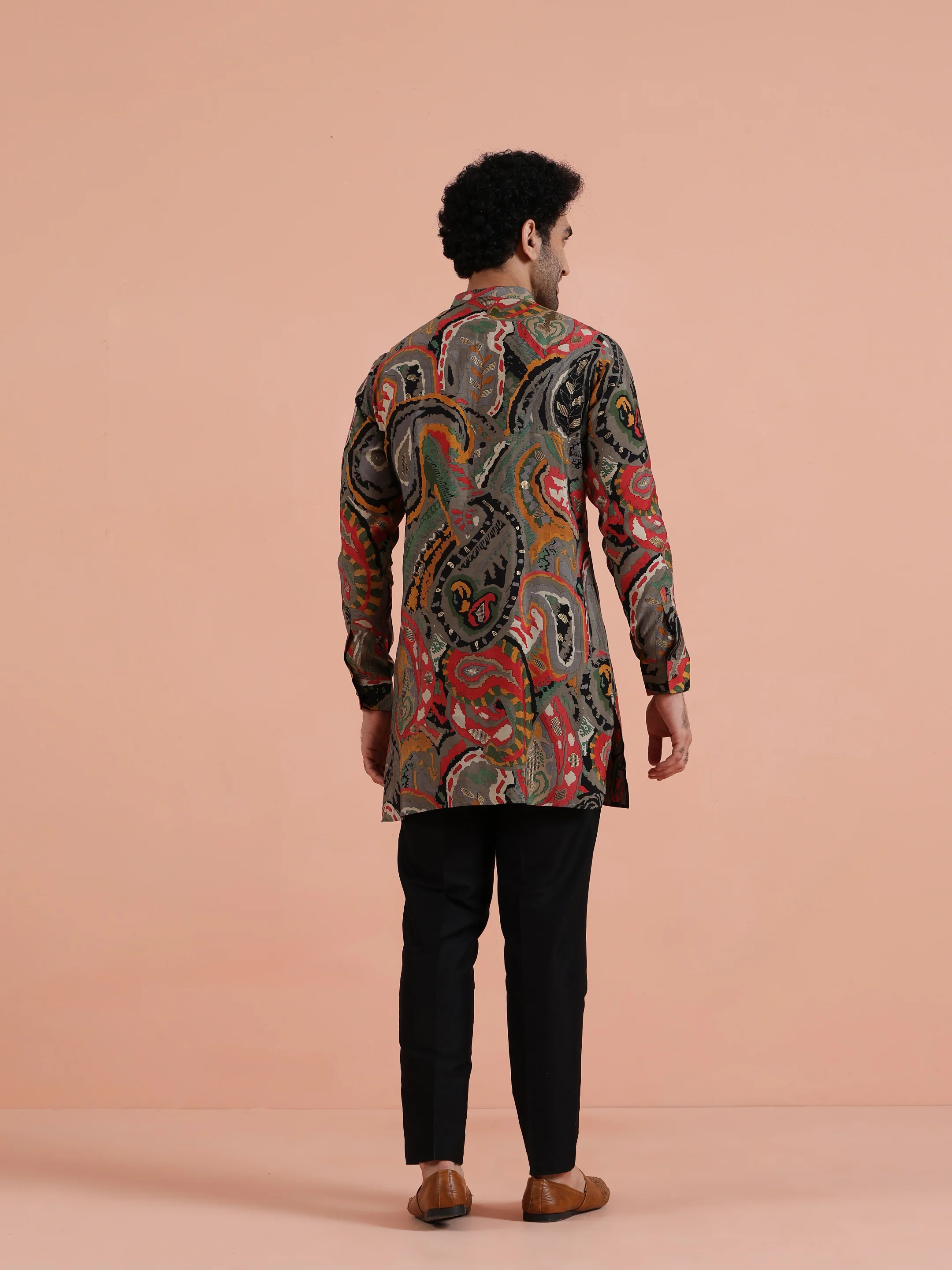 Multicolor Paisley Printed Mid Kurta Set - Image 4