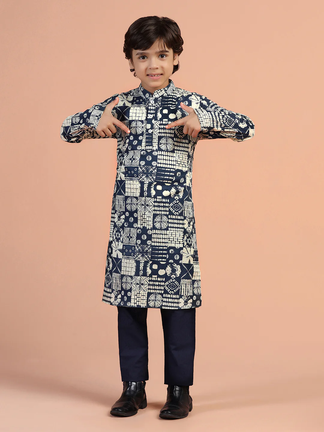 Navy Blue Abstract Printed Kurta - Image 6