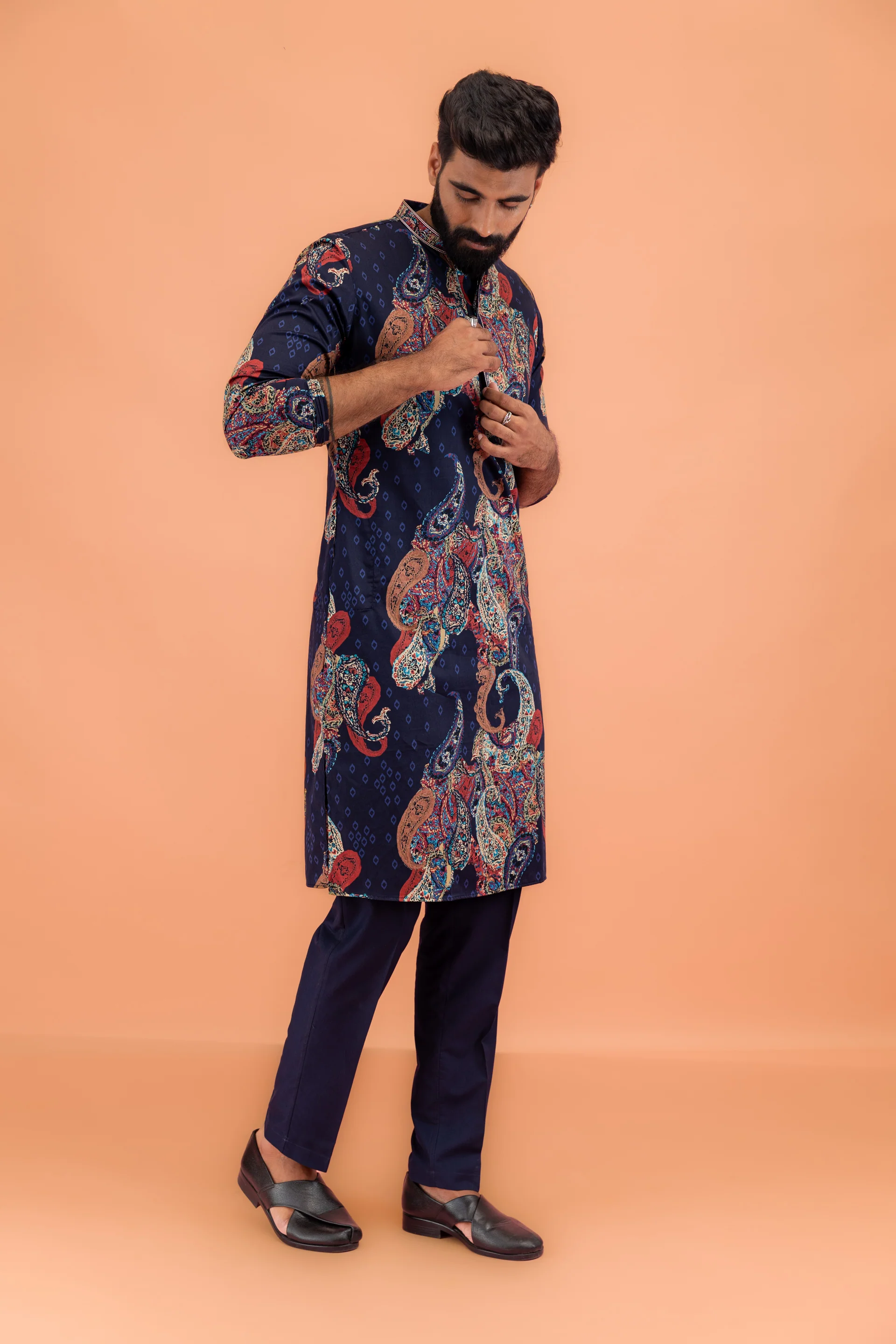 Navy Blue Cotton Blend Printed Long Kurta - Image 3