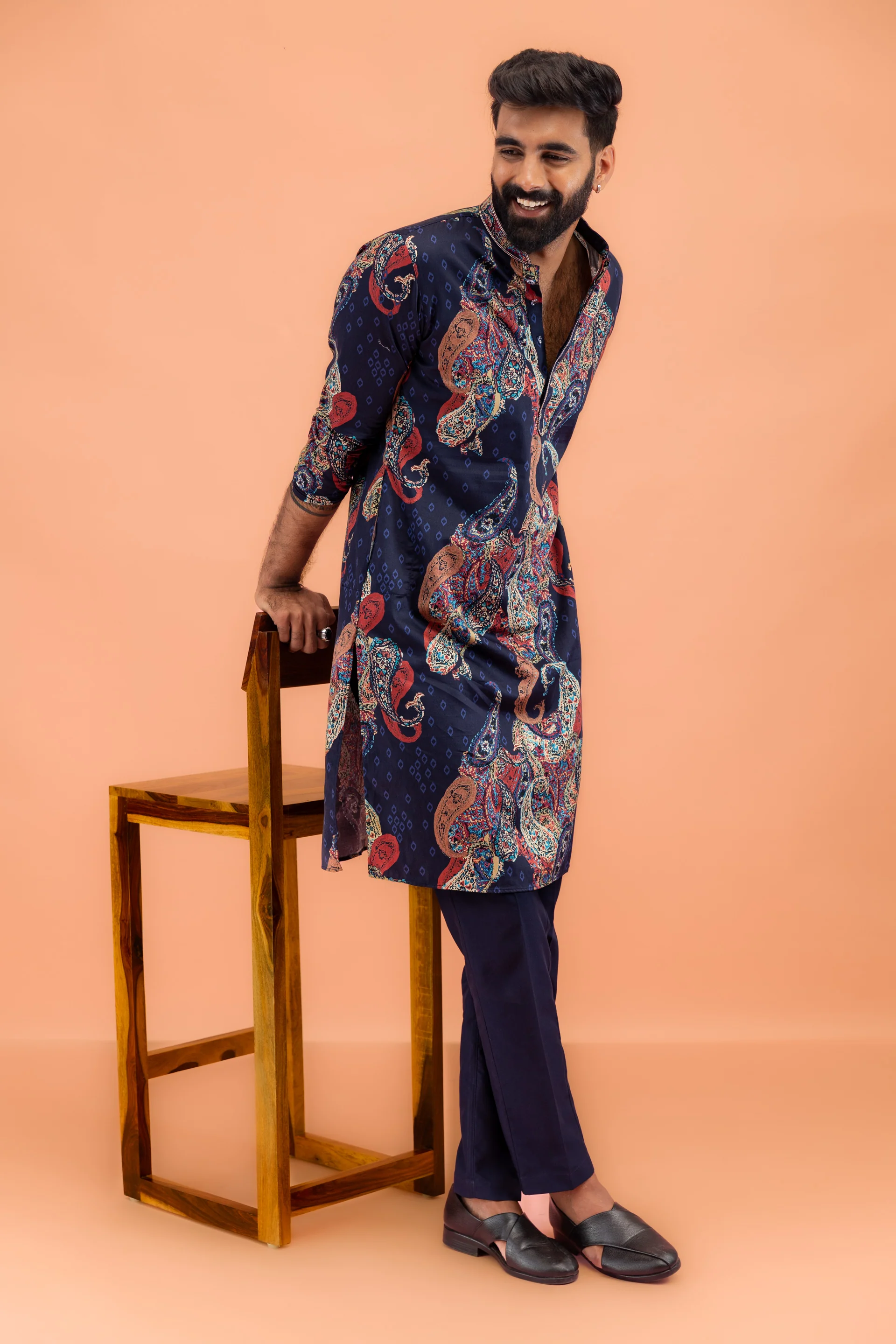 Navy Blue Cotton Blend Printed Long Kurta - Image 6