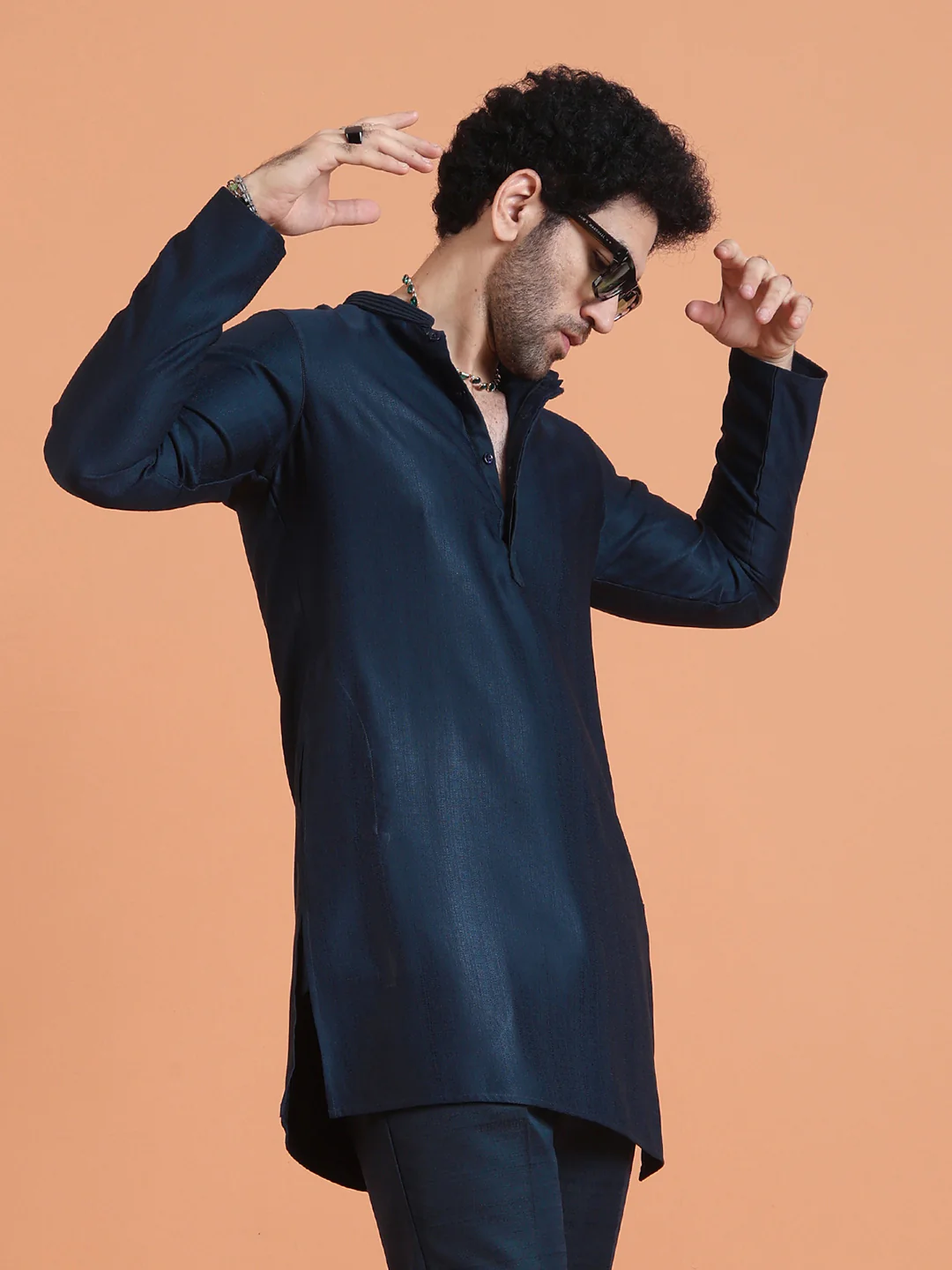 Navy Blue Silk Blend Solid Mid Kurta