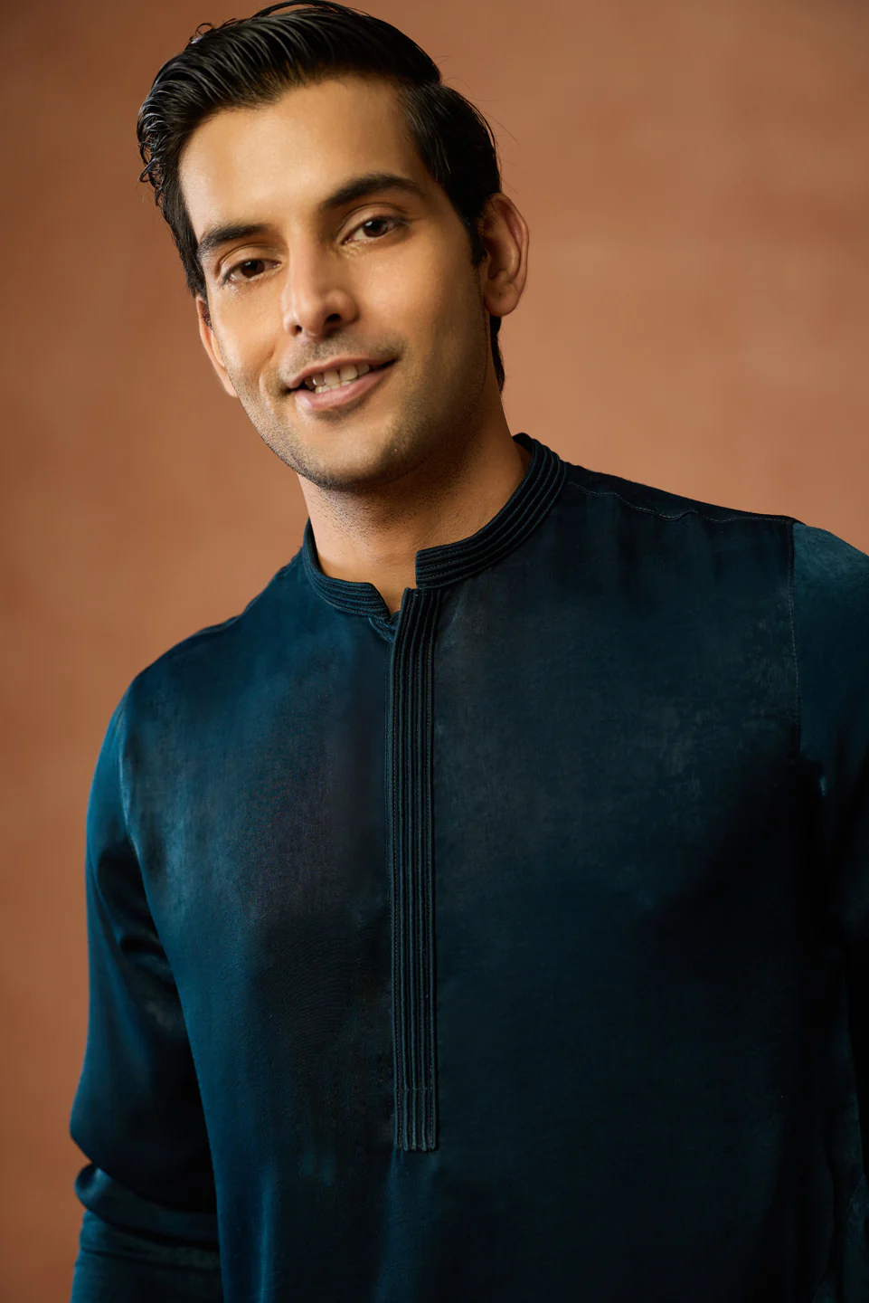 Navy Blue Silk Blend Velvet Mid Kurta - Image 5