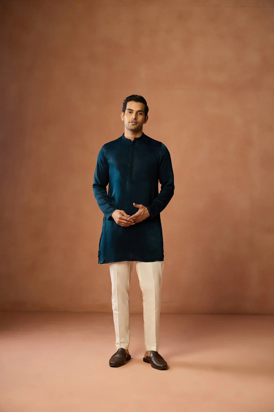 Navy Blue Silk Blend Velvet Mid Kurta - Image 6