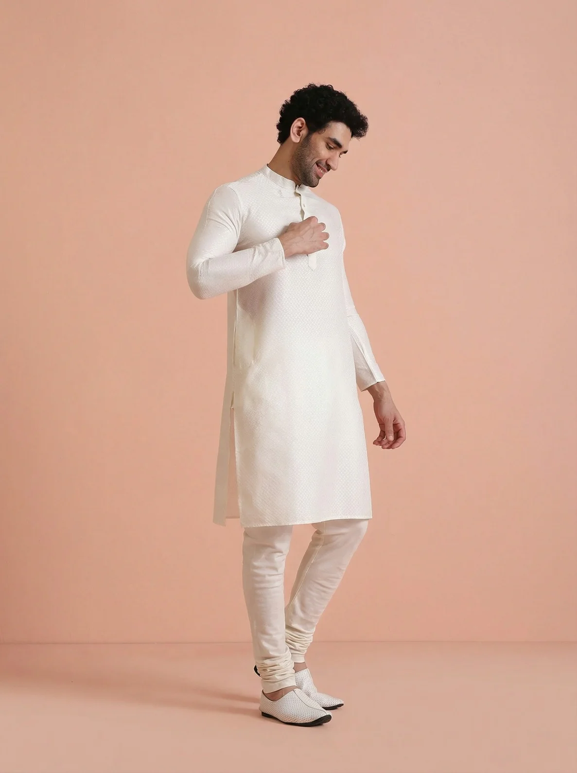 Off-White Cotton Blend Solid Kurta Churidar Set - Image 6