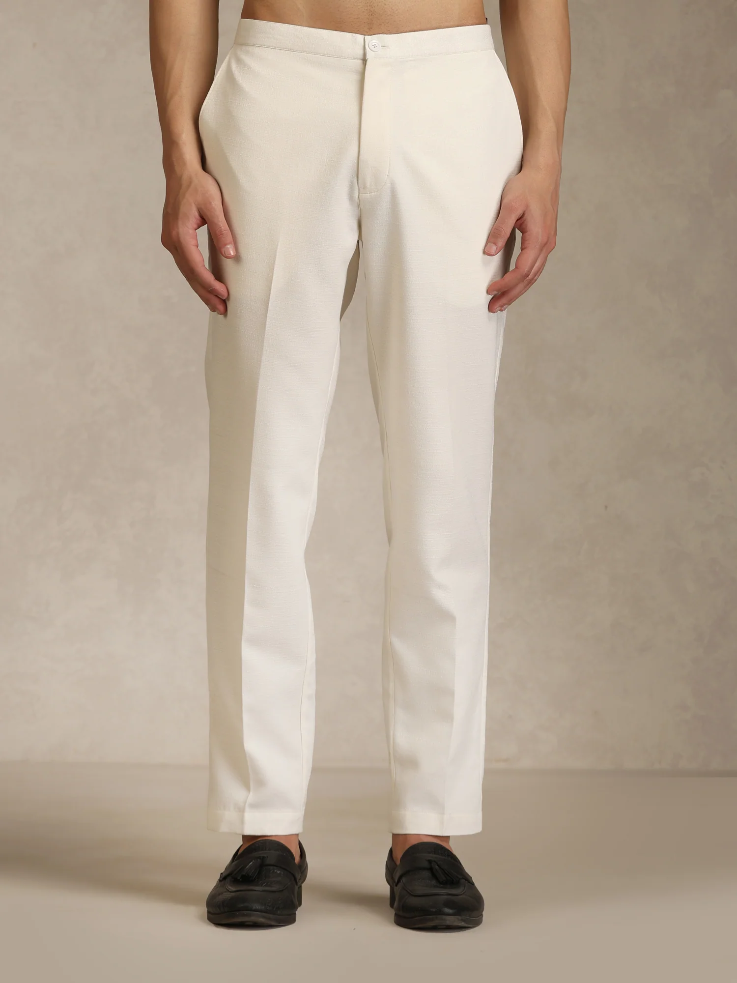 Off White Poly Viscose Solid Mid Kurta Trouser Set - Image 6