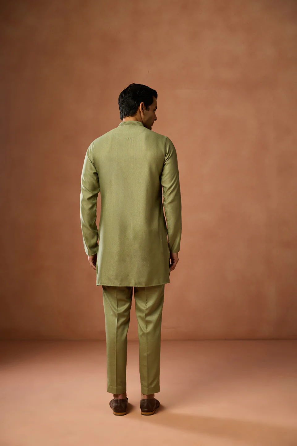Olive Green Solid Mid Kurta Trouser Set - Image 4