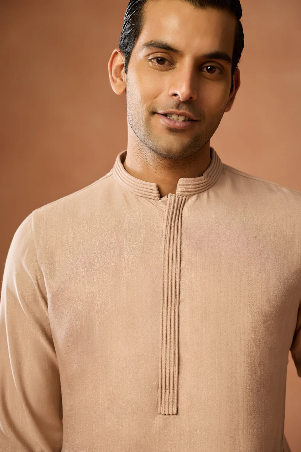 Peach Beige Solid Mid Kurta Trouser Set - Image 5