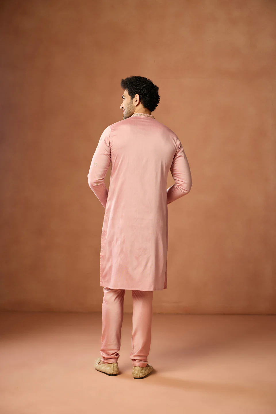 Pink Silk Blend Embroidered Kurta Churidar Set - Image 4
