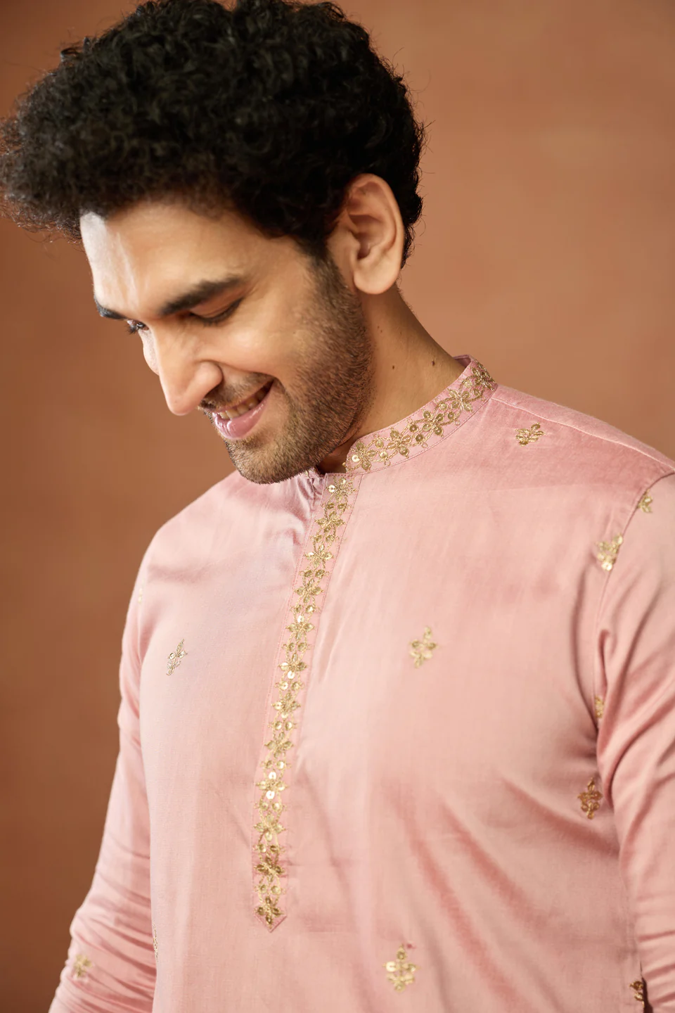 Pink Silk Blend Embroidered Kurta - Image 5