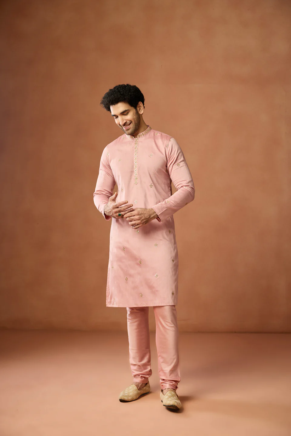 Pink Silk Blend Embroidered Kurta - Image 6