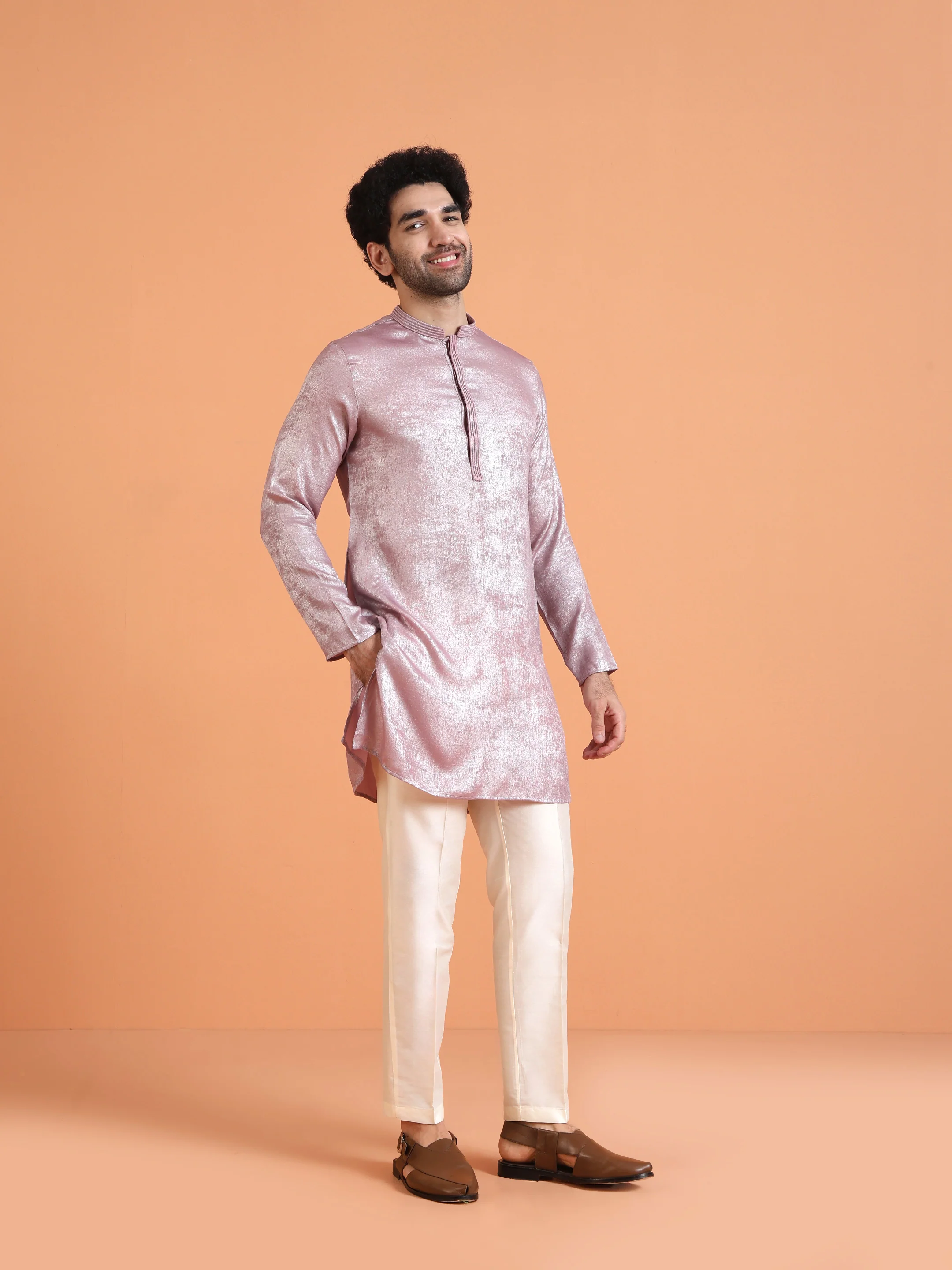 Pink Velvet Textured Mid Kurta Trouser Set - Image 2
