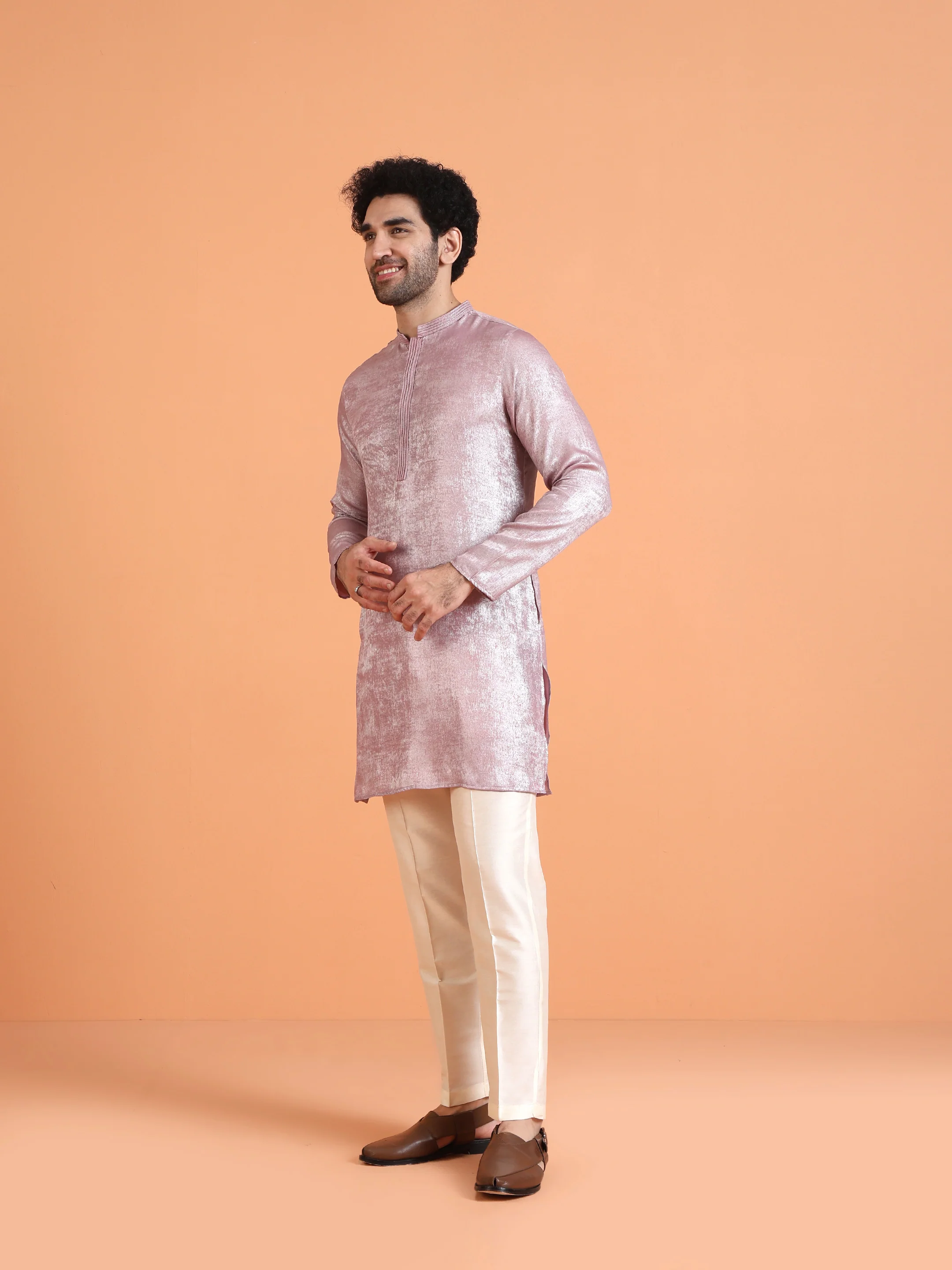 Pink Velvet Textured Mid Kurta Trouser Set - Image 3