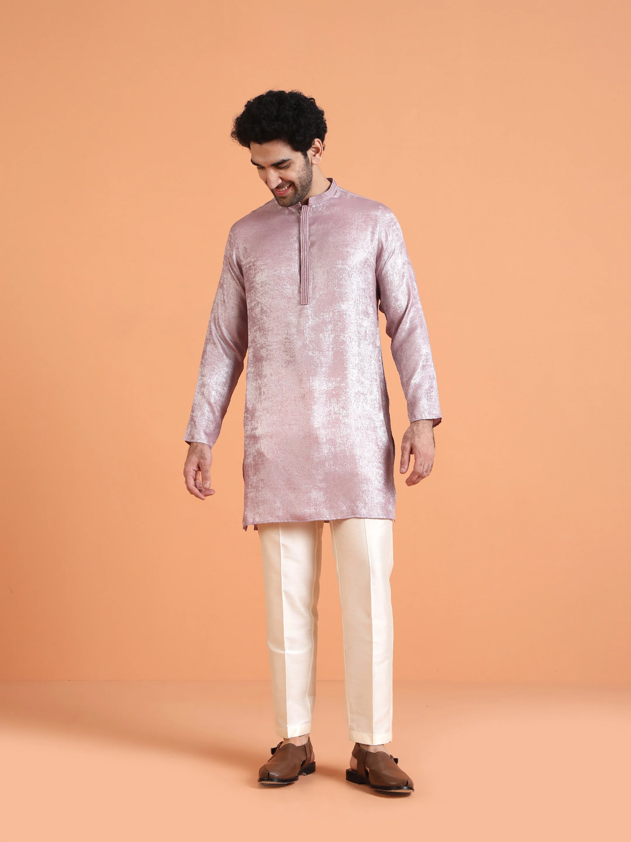 Pink Velvet Textured Mid Kurta Trouser Set - Image 7